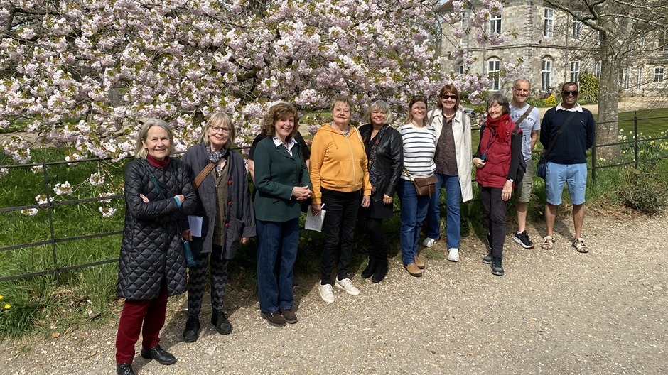 header home page 26-Winchester Guides outside Wolvesey Palace