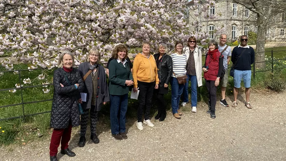 26-Winchester Guides outside Wolvesey Palace